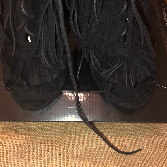 ✨C. Label Tassel Booties - Picture 5 of 8